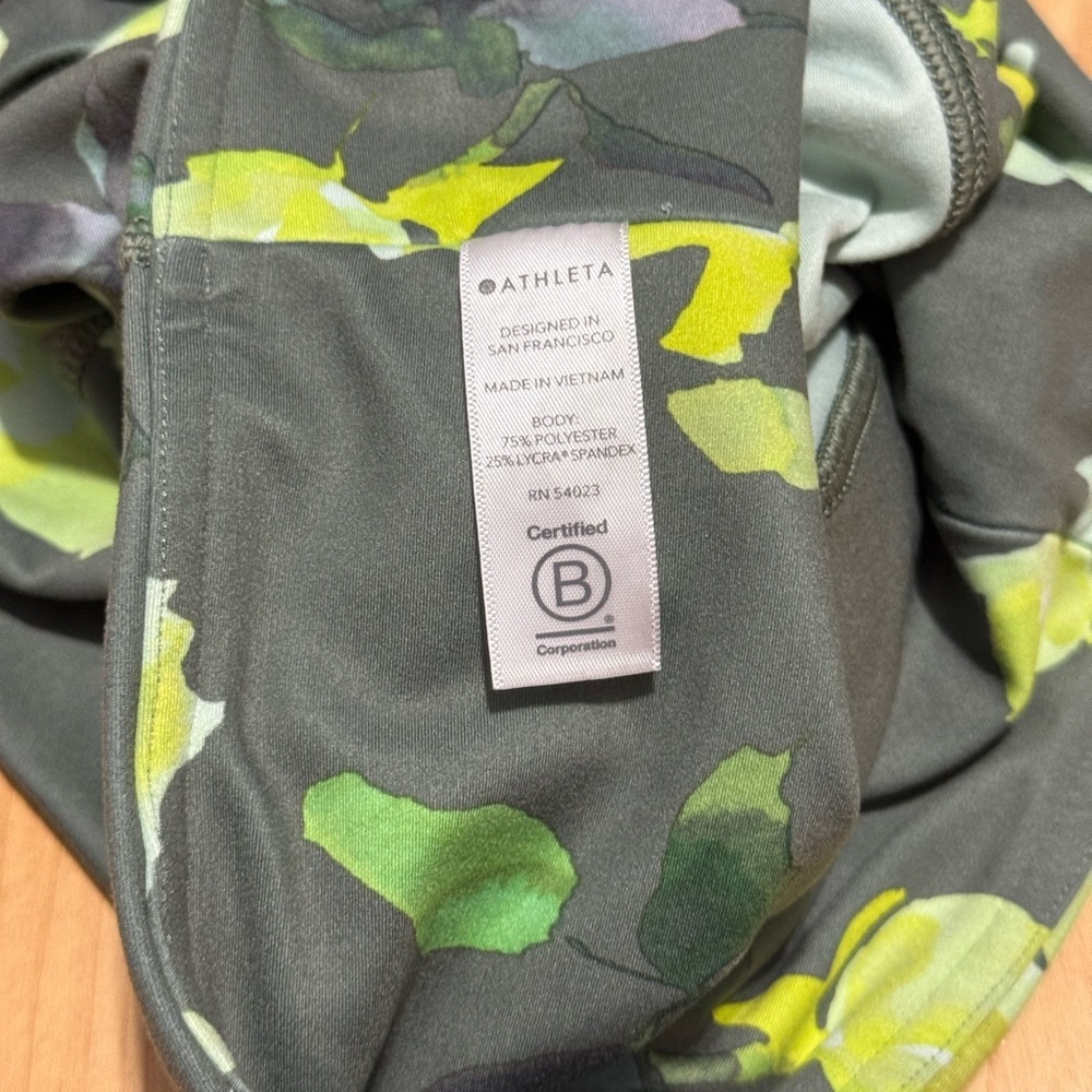 Athleta Green and Yellow Leggings for Active Comfort - Picture 11 of 13